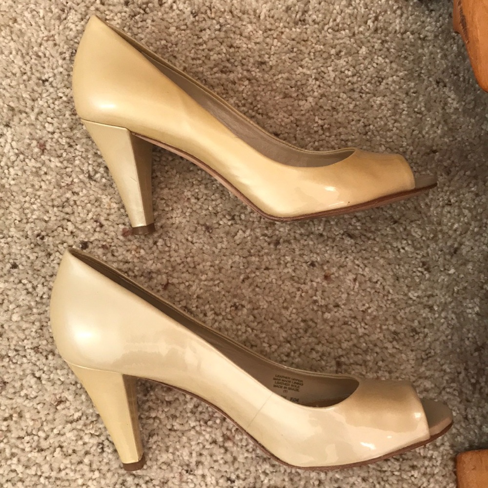 Pale Gold Antonio Melani heels!
